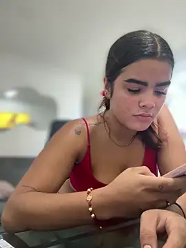 Živý XXX chat Kaily_Sweet16