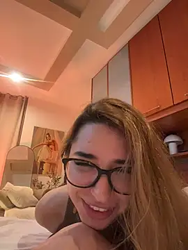 ItalianGirlのライブXXXチャット