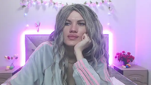 MilaLoona 现场XXX聊天