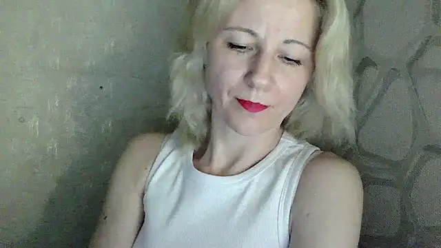 Katerina-Kissa élő XXX-chatje