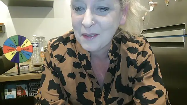 Cataleyaflowers69's Live XXX Chat