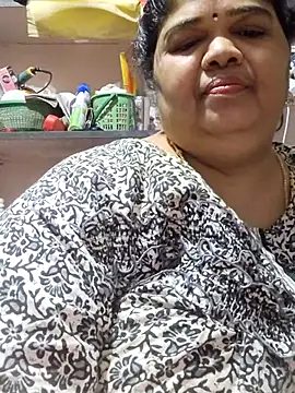 tamilthanushri Adlı Modelin Canlı XXX Sohbeti