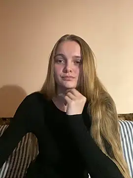 LunaVey Adlı Modelin Canlı XXX Sohbeti