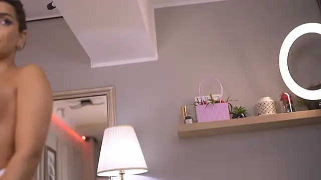 Chatroom XXX en direct de NicoleCellini