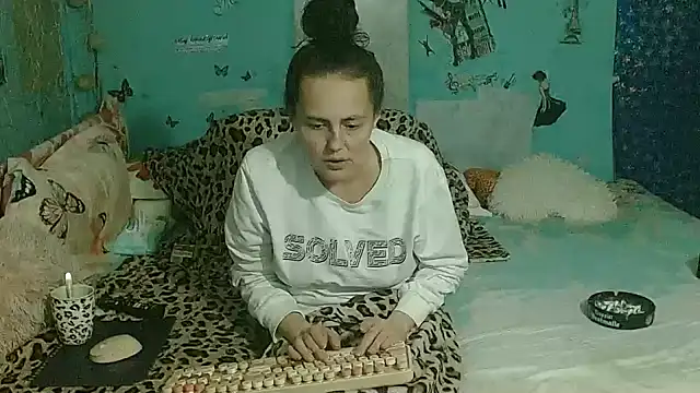 brighteyes77 Adlı Modelin Canlı XXX Sohbeti