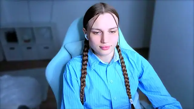 StellaLawless Adlı Modelin Canlı XXX Sohbeti