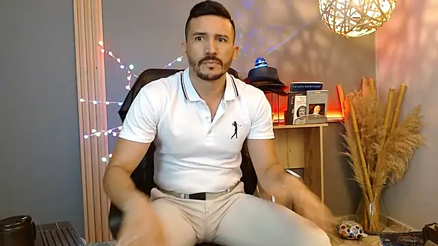 Reiko_85_ Live XXX Chat