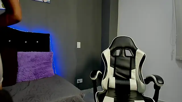 LexSin17 Live XXX Chat