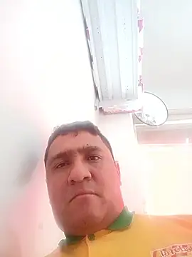 luis20212 Live XXX Chat