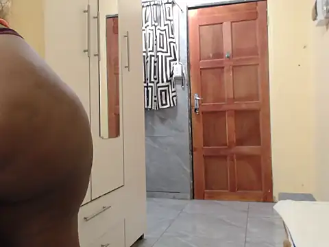 Živý XXX chat SALTRYHIPS29x