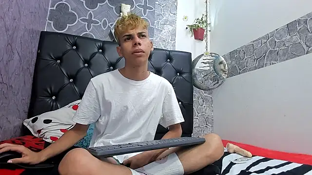 sexyboys_cutex18 Chat XXX in diretta