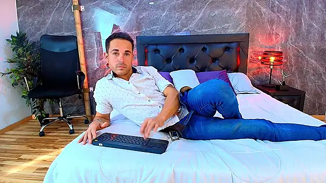 Adams_Sanz Chat XXX in diretta