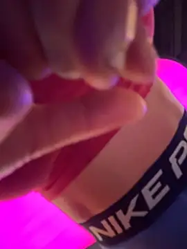 F3ckd0lllucy 现场XXX聊天