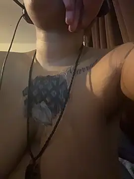 nickytheehawtie's Live XXX Chat