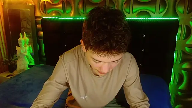 cruz_dante Chat XXX in diretta