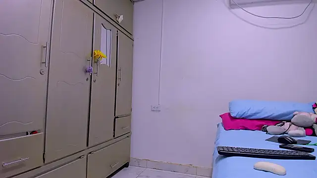 vennuss19: онлайн-секс-чат