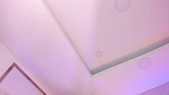 Viollet_xoxo's Live XXX Chat