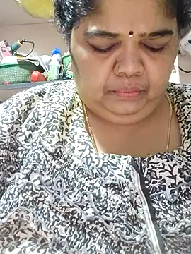 tamilthanushri Chat XXX in diretta