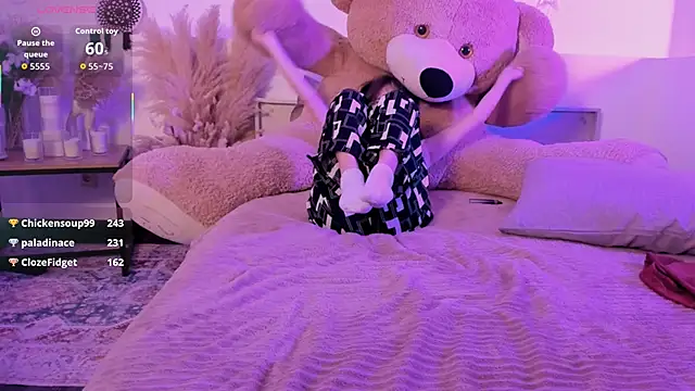 Elainebeness' Live XXX Chat