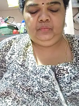 tamilthanushriのライブXXXチャット