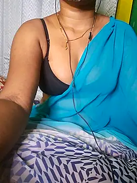 Chat XXX en directo de tamil_kanaka