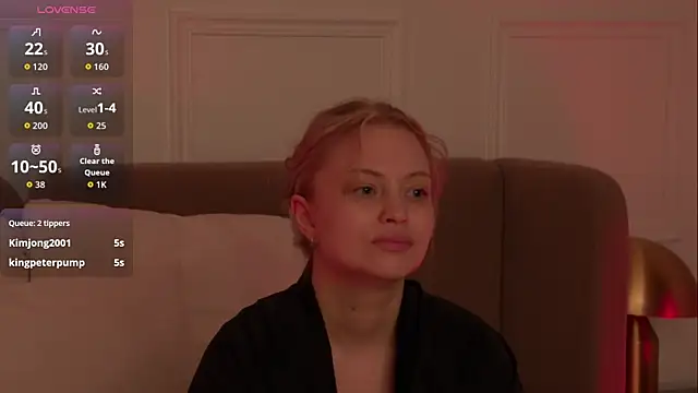 MollyHilton: онлайн-секс-чат