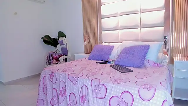 Taylor_Royal_ ওয়েবক্যাম শো