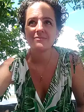 emiliemilf Adlı Modelin Canlı XXX Sohbeti