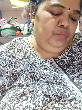 Chatroom XXX en direct de tamilthanushri