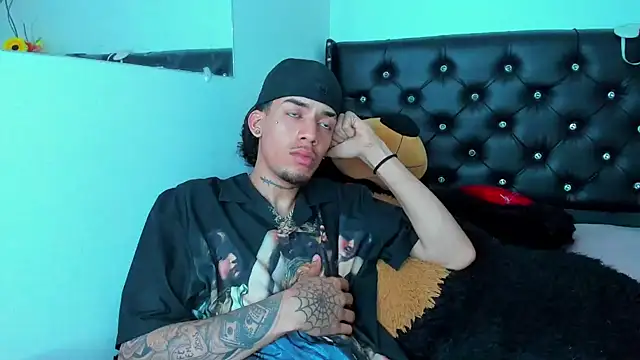 Pertunjukan Kamera Web Ryder-Stone