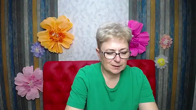 EmiliaGree's Live XXX Chat