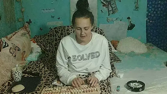 brighteyes77 Adlı Modelin Canlı XXX Sohbeti