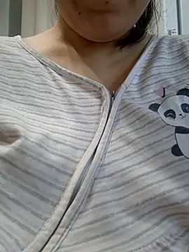 Emi_hot1 élő XXX-chatje