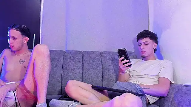 Two_sexboys webkamerás műsora