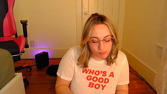 XXX chat uživo modela switchykitty