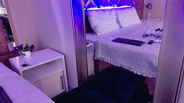 AmmyJones_ Chat XXX live