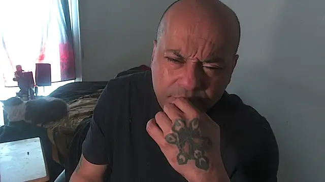 RickStone51 即時 XXX 聊天