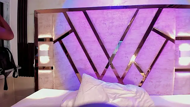 Athenea_Mills Webcam Show