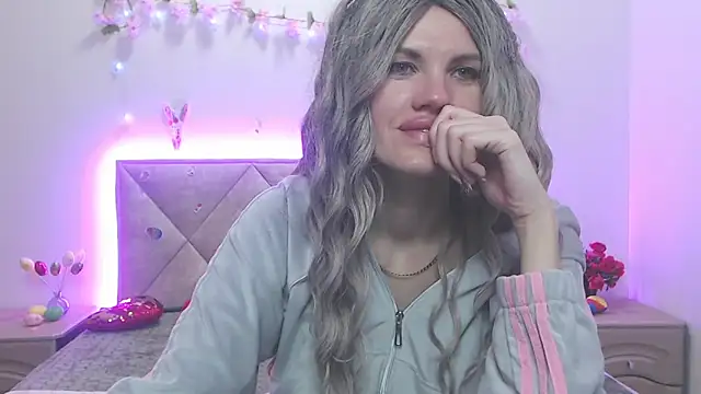 MilaLoona's Live XXX Chat