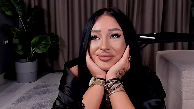 EmeraldKat's Live XXX Chat