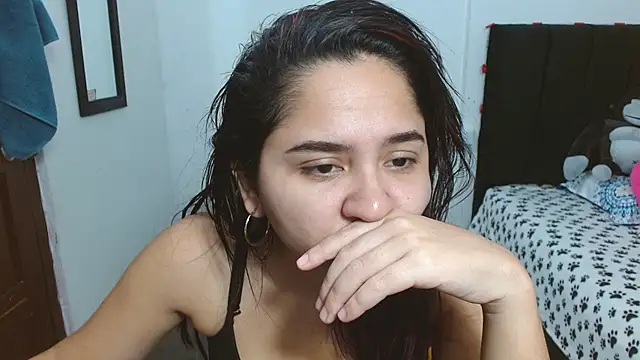 Chat XXX en directo de Thalian