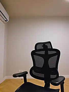 MiaRides19's Live XXX Chat