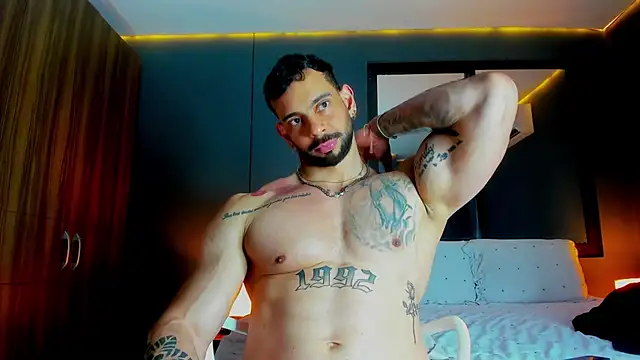 massimo_visconti: διαδικτυακό σόου στην κάμερα