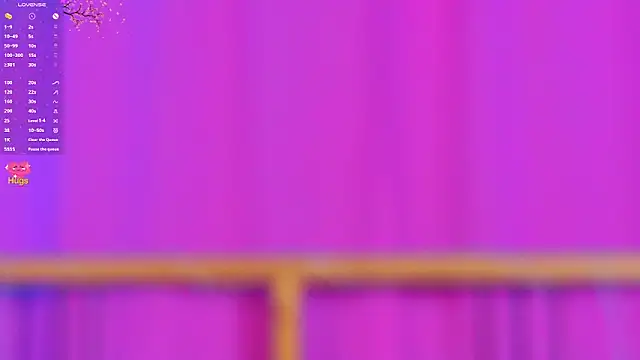 Show modela GrettaLuna na web-kameri