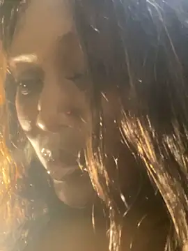 Chat +18 de Cardiebae89 ao vivo