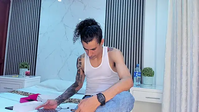 JackAndRosse_'s Live XXX Chat