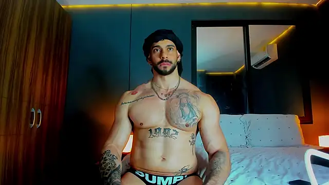 massimo_visconti's Live XXX Chat