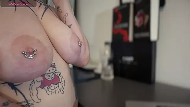 Gloryyaa Chat XXX in diretta