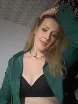 DollieRosse Chat XXX in diretta