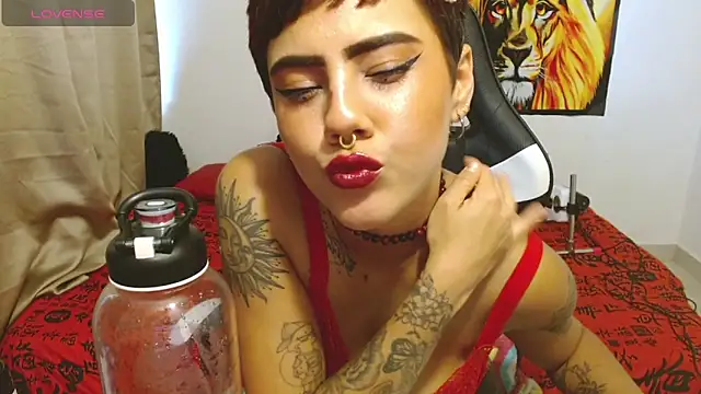 Chat XXX en directo de Divinejewel69